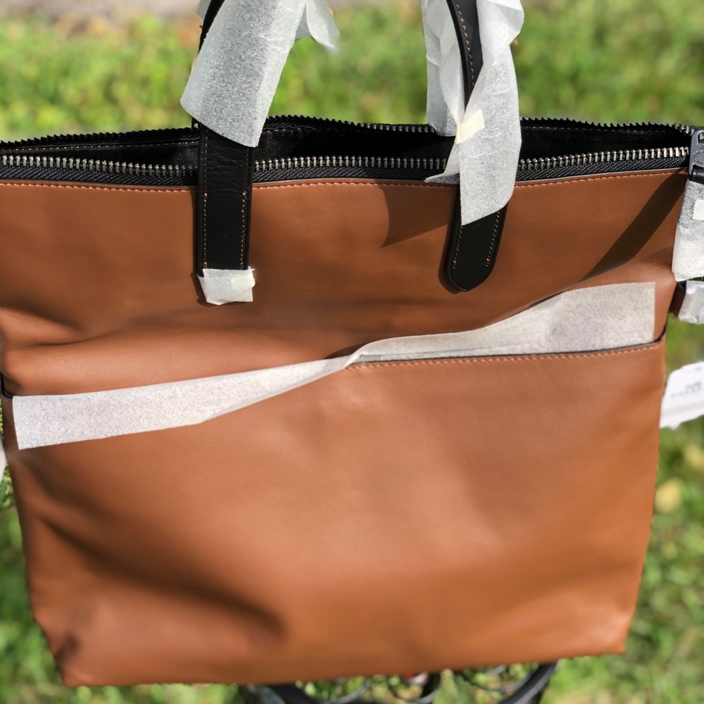 Coach Graham Fold-Over Tote - Picture 8 of 8